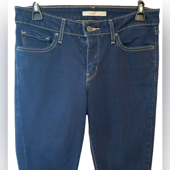 Levi’s Sz 28 Blue Denim Dark Wash 711 Skinny Jeans - Picture 3 of 8